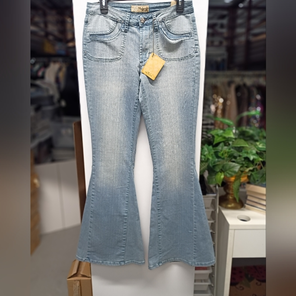 Women's Light Blue Jeans - Picture 3 of 7